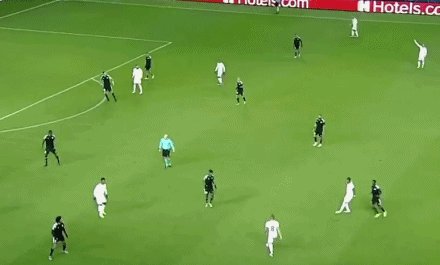 1637790684165080347.gif